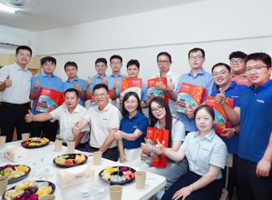 “圍爐夜話”暖人心 青年心聲傾耳聽