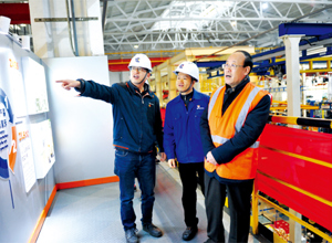 中央黨校調研組深入柳工調研