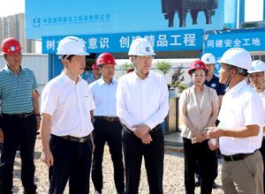 自治區政協副主席何辛幸到柳工智能國際工業園調研