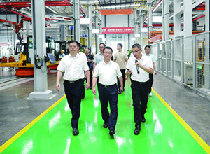 工業和信息化部電子信息司副司長史惠康一行到柳工開展調研