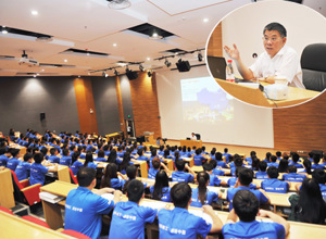 奮進(jìn)中國新時(shí)代 筑夢(mèng)柳工新征程 曾光安為新入職大學(xué)生授課