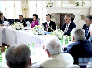 中共中央政治局常委張德江訪問波蘭　柳工銳斯塔（波蘭）公司受邀參加交流活動