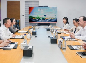 法國駐廣州總領事館商務投資領事顧杰宏一行到訪柳工