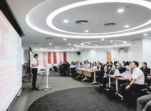 柳工舉辦“1+10+N”黨建品牌創建提升培訓班