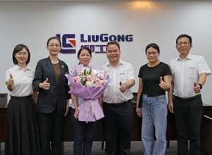 自治區科協走訪慰問柳工優秀科技工作者